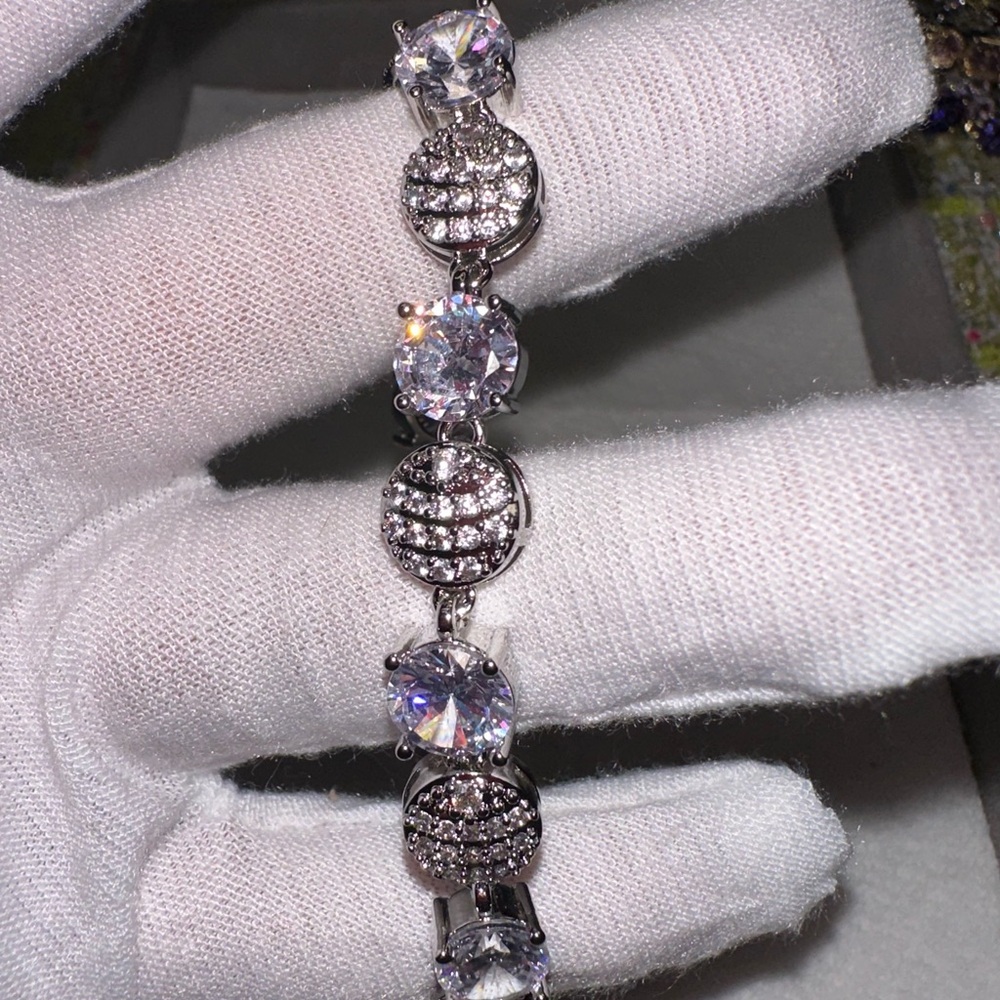 Elegant white  Moissanite Diamond sliver plated 925 brecelet